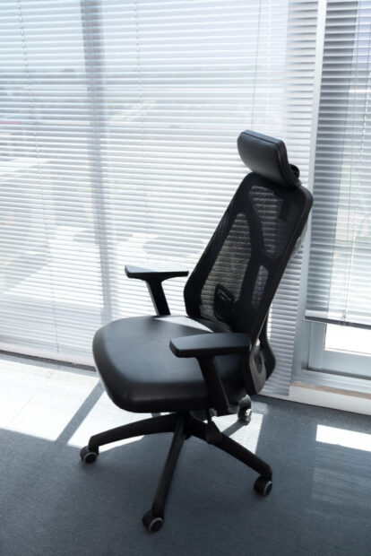 ทำความสะอาดเก้าอี้สำนักงาน: ขั้นตอนง่ายๆ สู่เก้าอี้สวย ทนทาน ใช้งานได้นาน